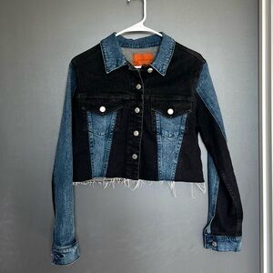 Signature8 Women’s Black and Blue Cropped Raw Hem Denim Jacket Size Medium